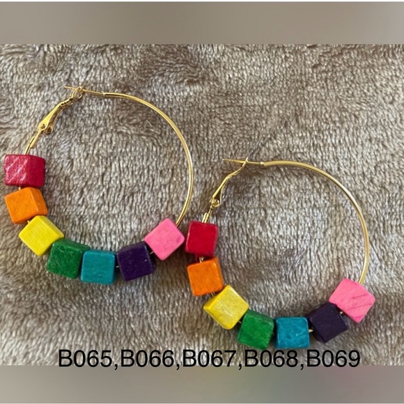 Jewelry - Boutique colorful blocks on hoop earring. Gold hardware NW0T